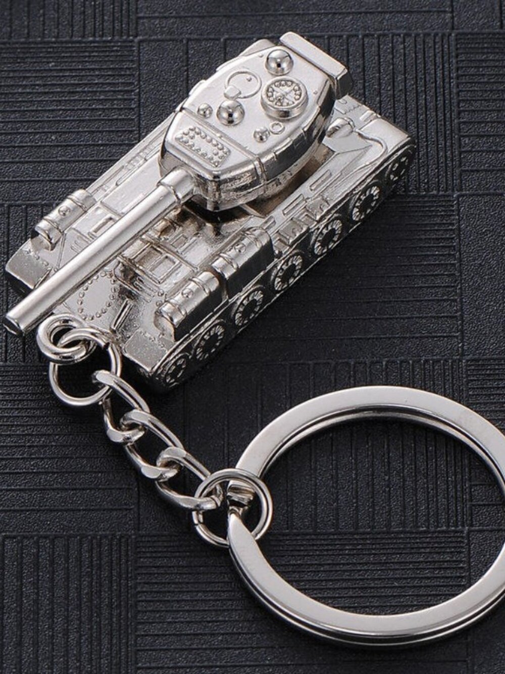 Military Tank Keychain Rotating Turret Cannon Army Vehicle Combat Gift Key Ring
